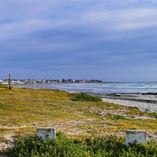 Luxury-cheap-Accommodation-Waters-Edge-Melkbosstrand-Western-Cape-Table-Mountain-Robben-Island--1