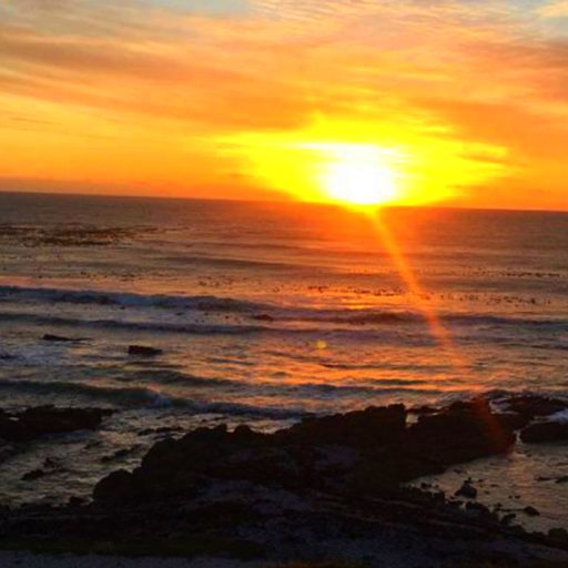 Luxury-cheap-Accommodation-Waters-Edge-Melkbosstrand-Western-Cape-Table-Mountain-Robben-Island--1